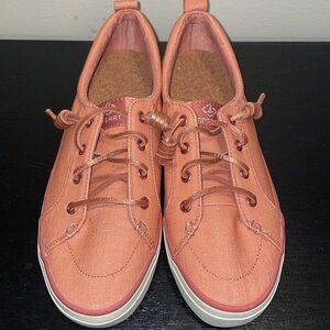 Sperry Women's Crest Vibe Seasonal Sneaker, Dark Pink Shimmer.  Size‎ 8.